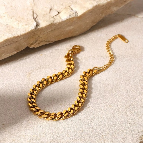 18K Gold Plated Chain Bracelet - Gold Jewelry - Picture 3 of 6